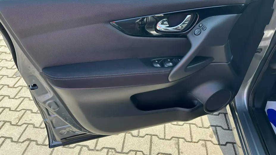 NISSAN Qashqai -