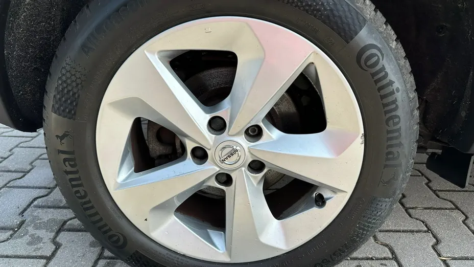 NISSAN Qashqai -
