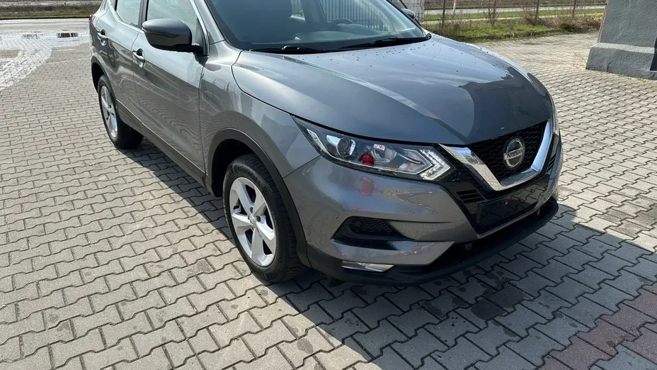 NISSAN Qashqai -