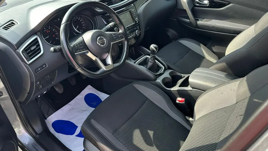 NISSAN Qashqai -