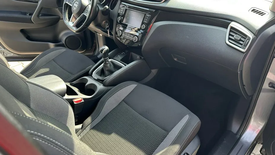 NISSAN Qashqai -
