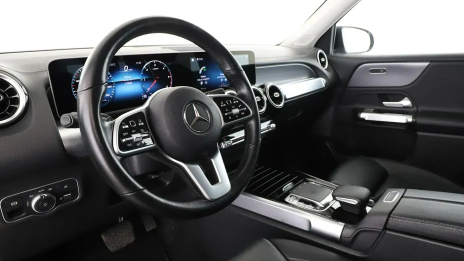 MERCEDES-BENZ GLB -