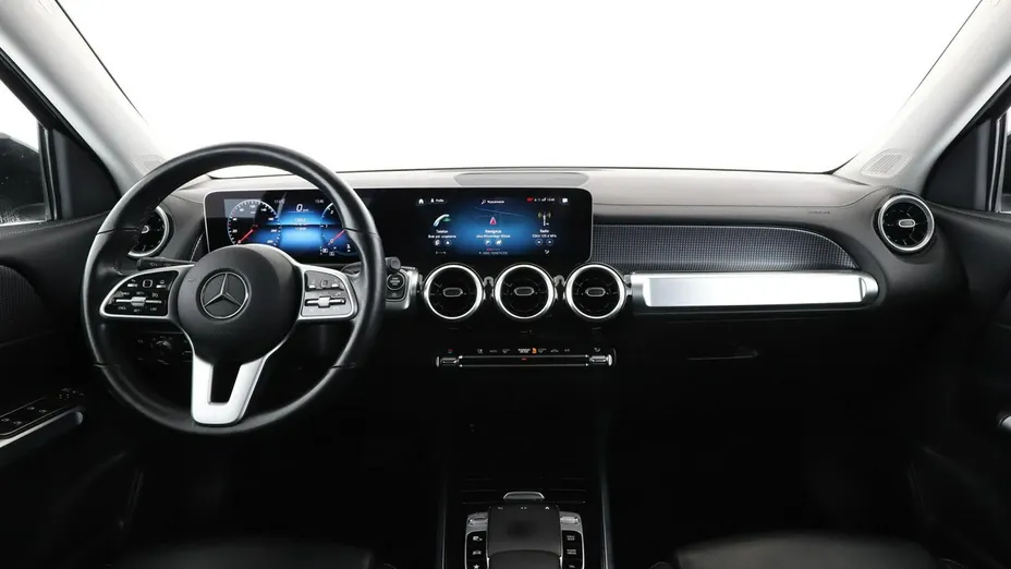 MERCEDES-BENZ GLB -