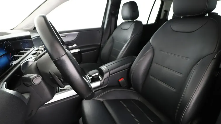 MERCEDES-BENZ GLB -