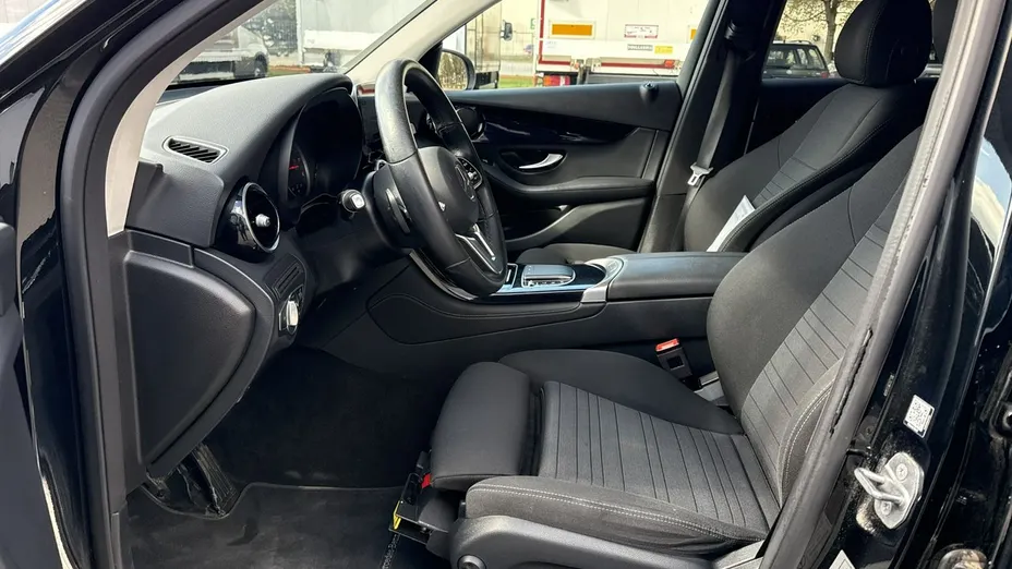 MERCEDES-BENZ GLC -