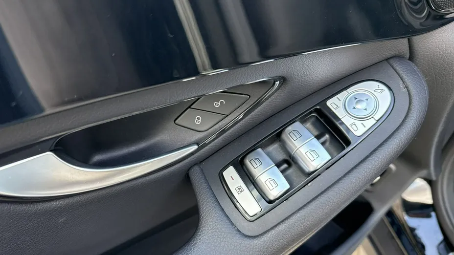 MERCEDES-BENZ GLC -