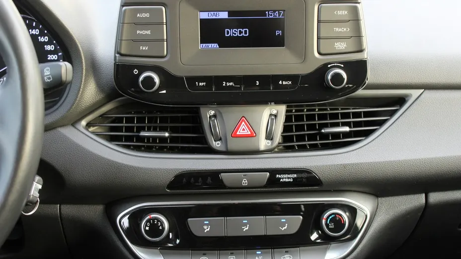 HYUNDAI i30 -