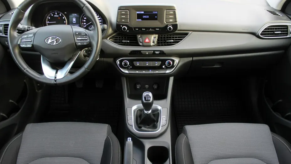 HYUNDAI i30 -