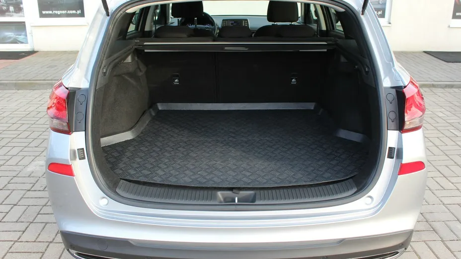 HYUNDAI i30 -