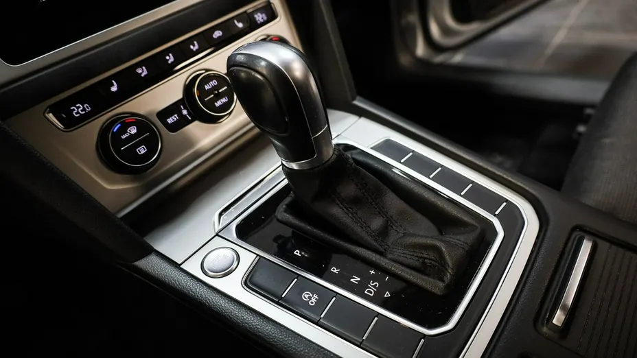 VOLKSWAGEN Passat -