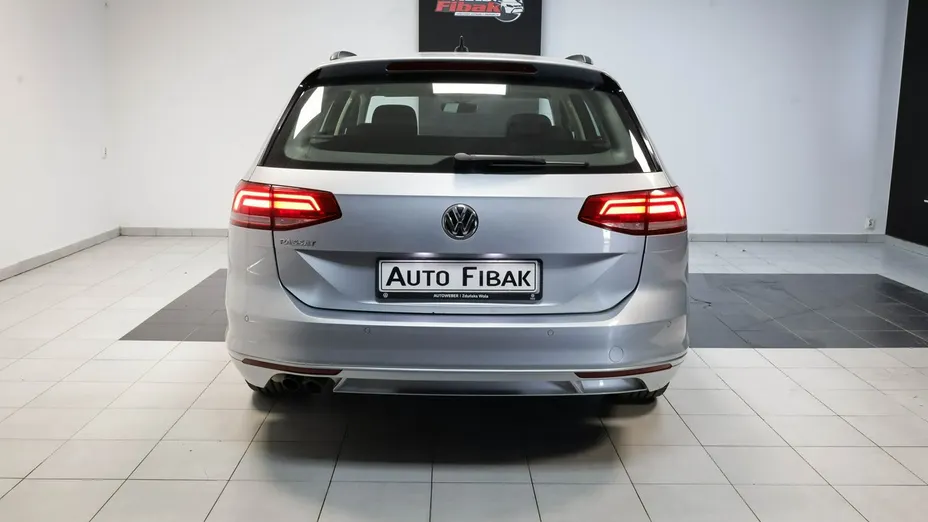 VOLKSWAGEN Passat -