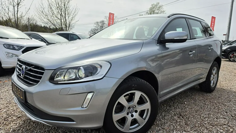 VOLVO XC60 -
