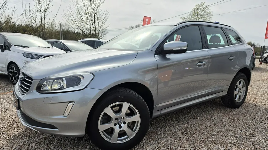VOLVO XC60 -