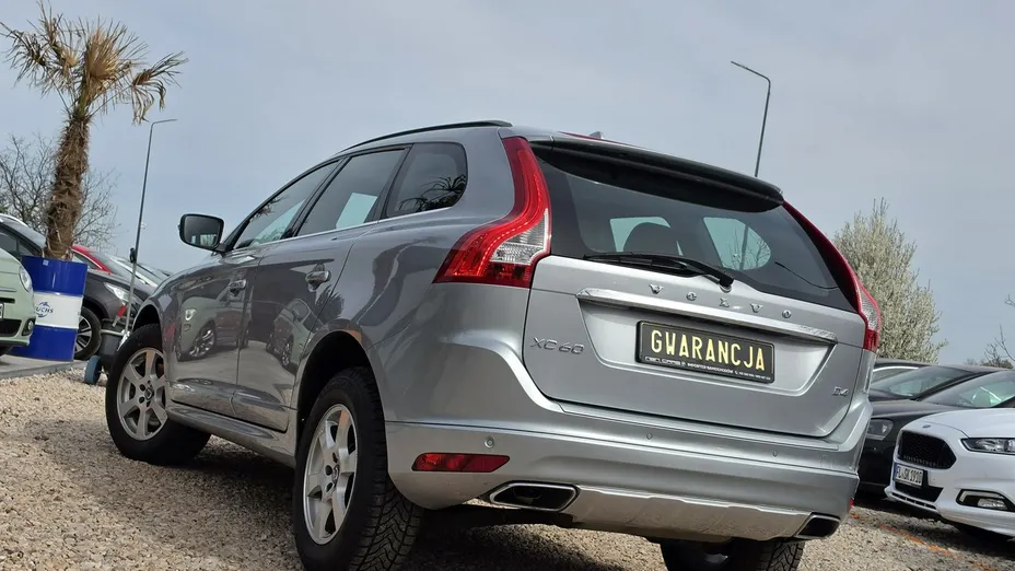 VOLVO XC60 -