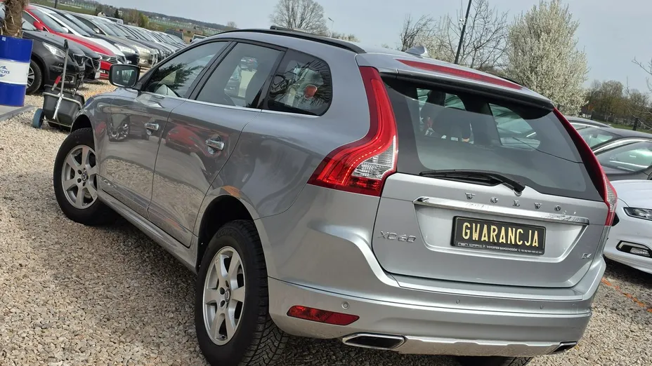 VOLVO XC60 -