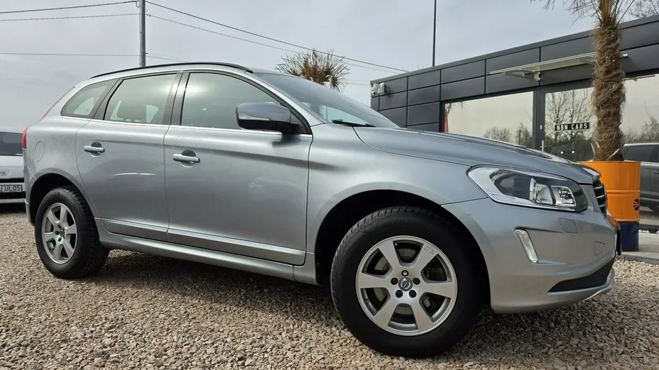 VOLVO XC60 -