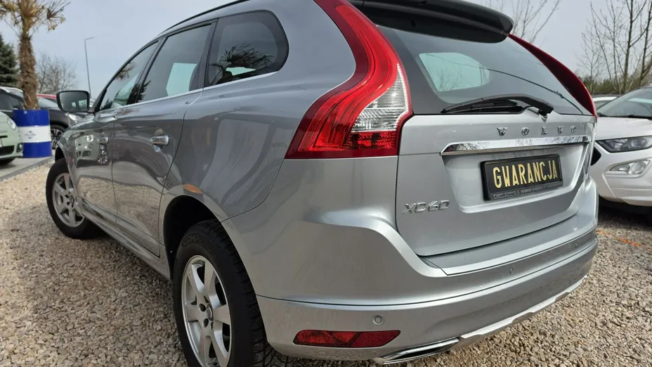 VOLVO XC60 -