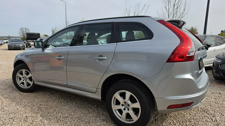 VOLVO XC60 -