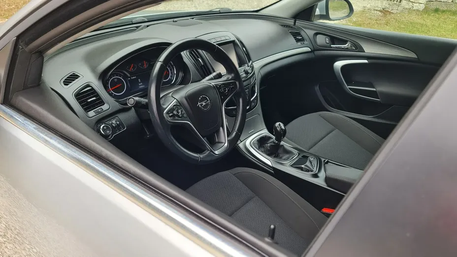 OPEL Insignia -