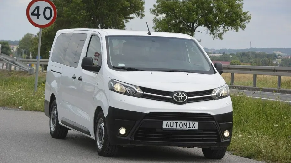 TOYOTA Proace Verso -