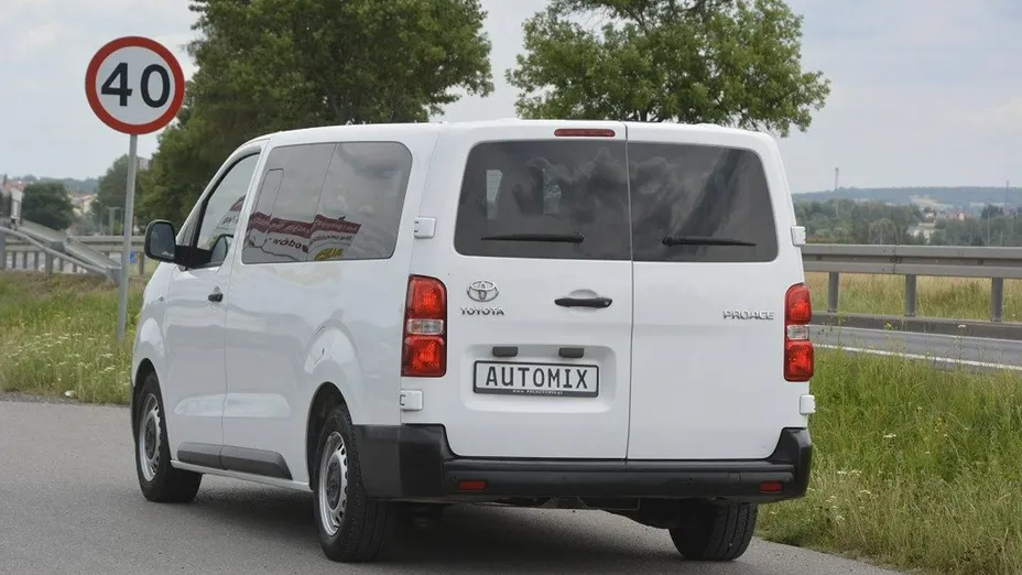 TOYOTA Proace Verso -