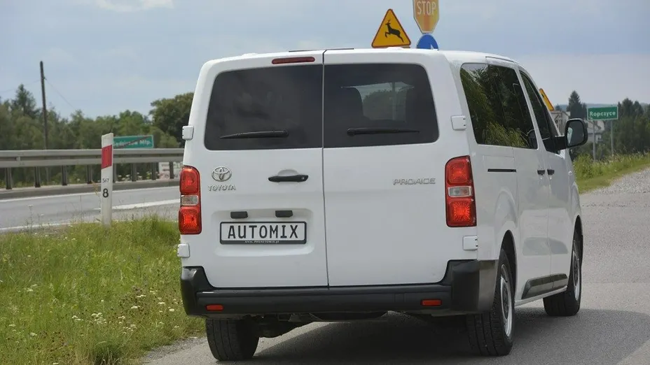 TOYOTA Proace Verso -