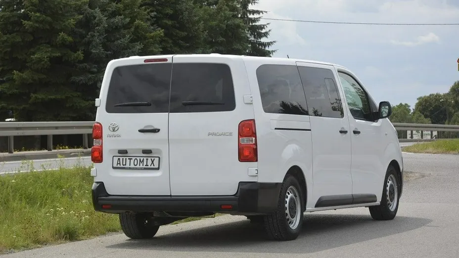 TOYOTA Proace Verso -