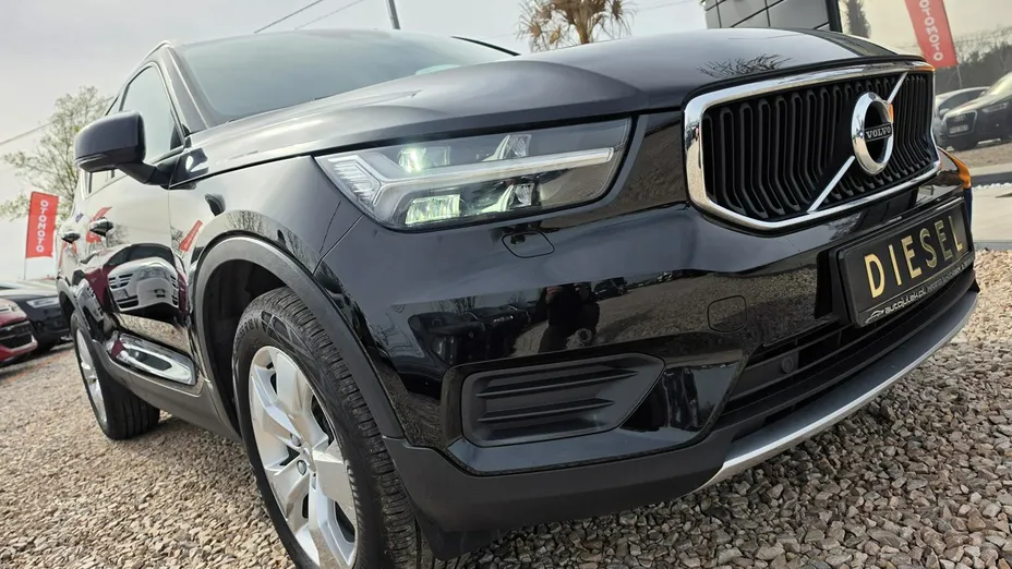 VOLVO XC40 -
