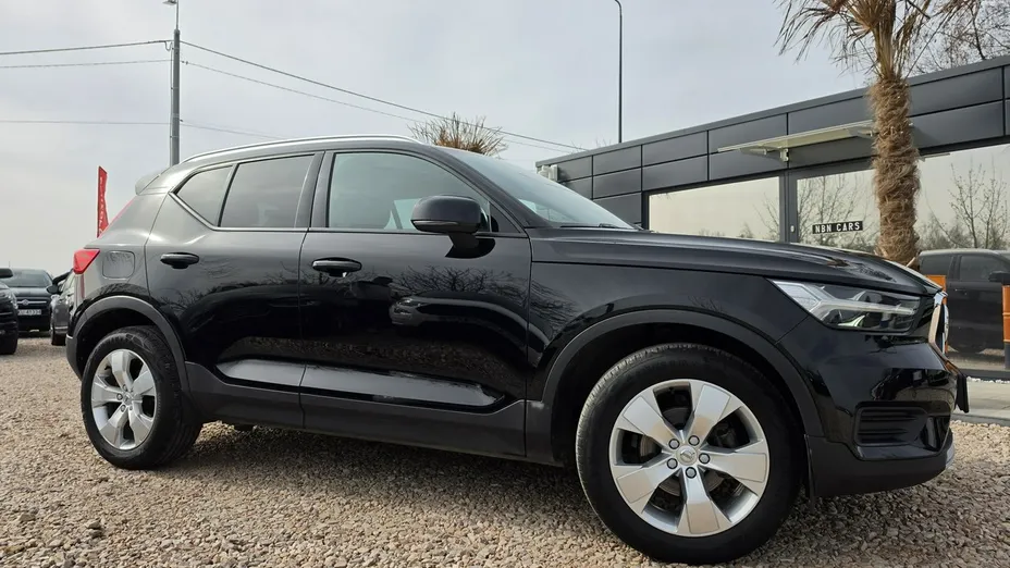 VOLVO XC40 -