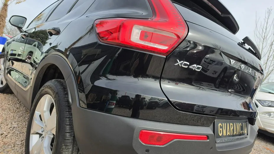 VOLVO XC40 -