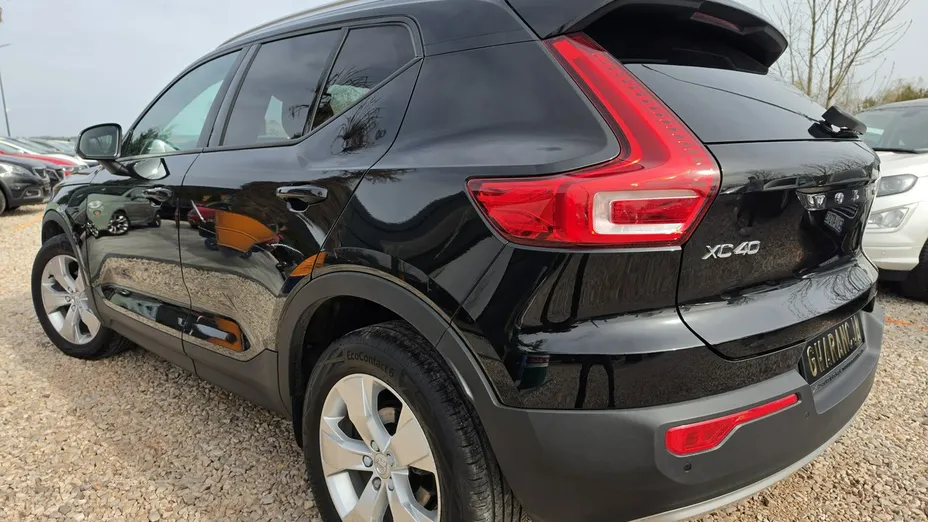 VOLVO XC40 -