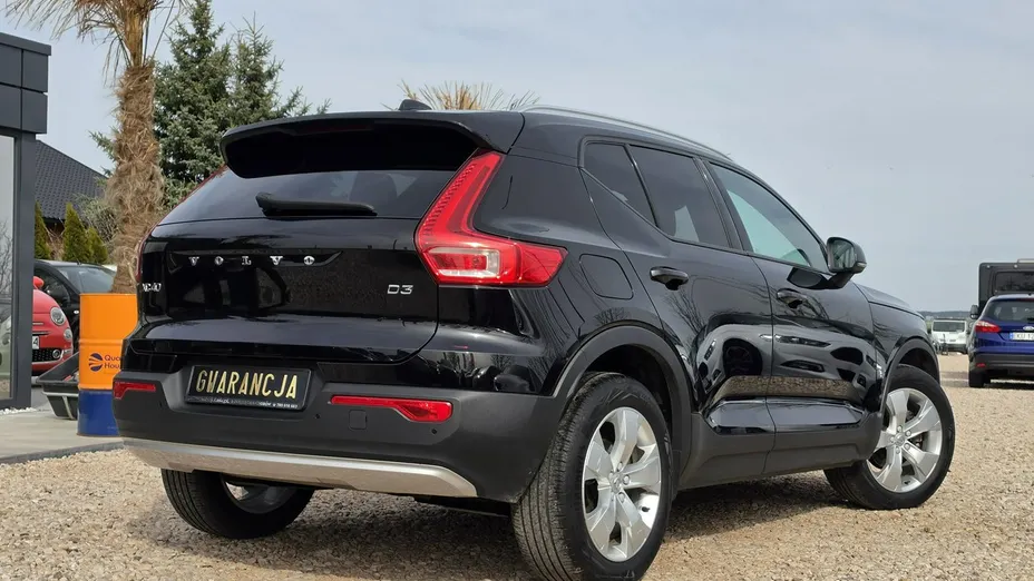 VOLVO XC40 -