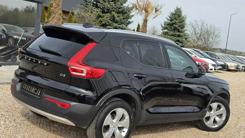 VOLVO XC40 -