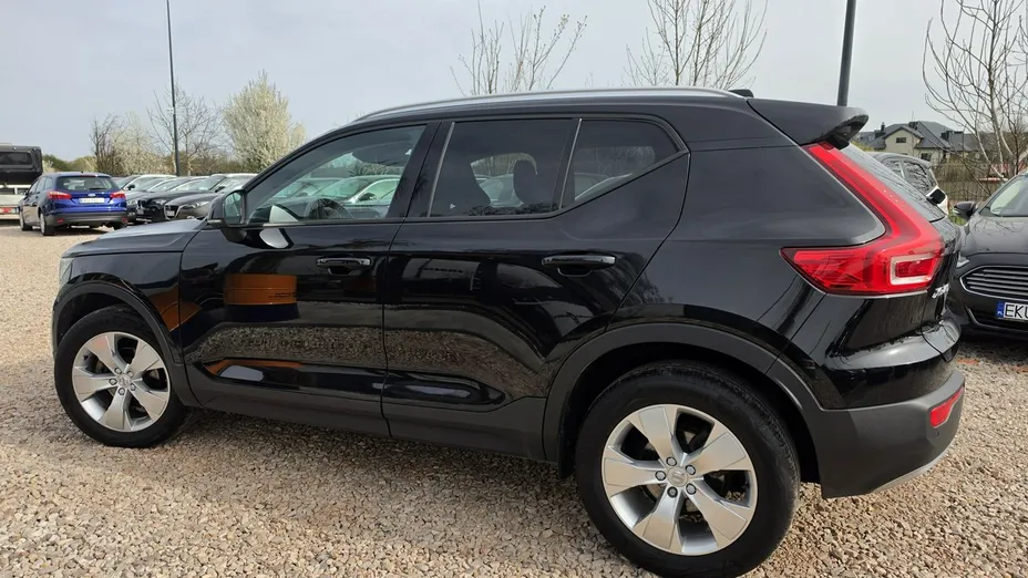 VOLVO XC40 -