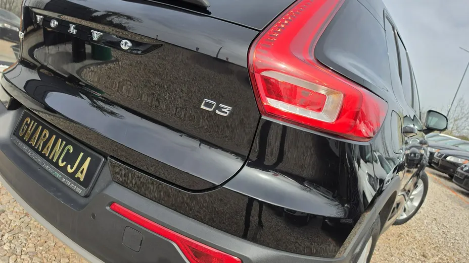 VOLVO XC40 -