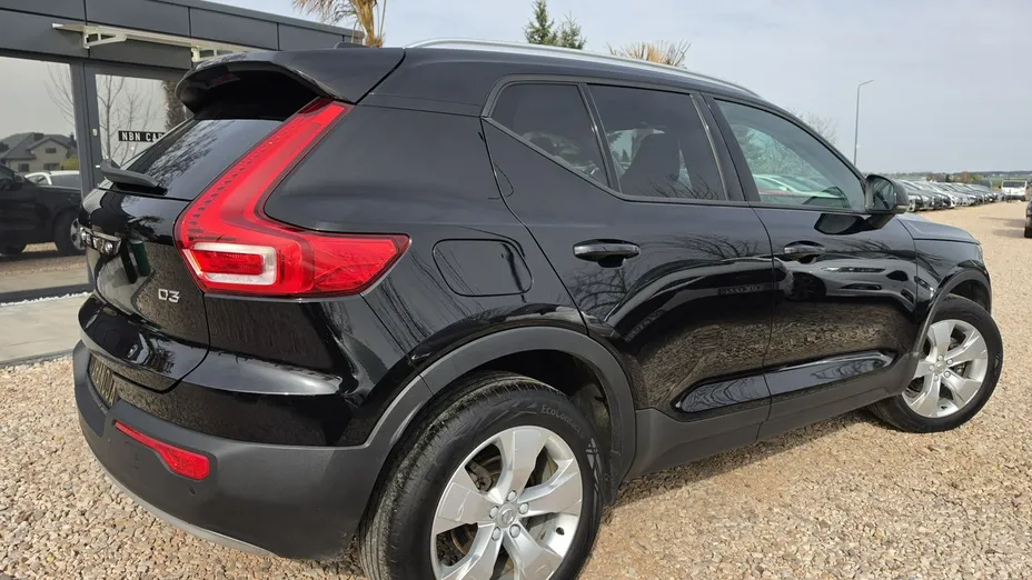 VOLVO XC40 -