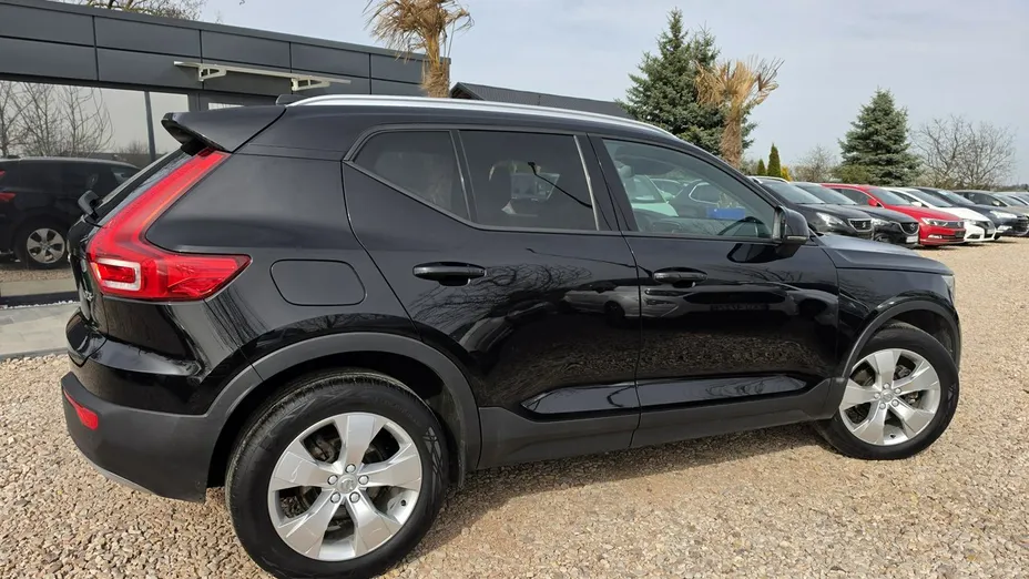 VOLVO XC40 -