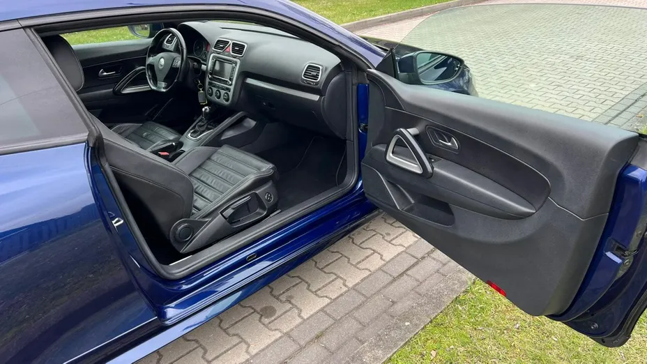 VOLKSWAGEN Scirocco -