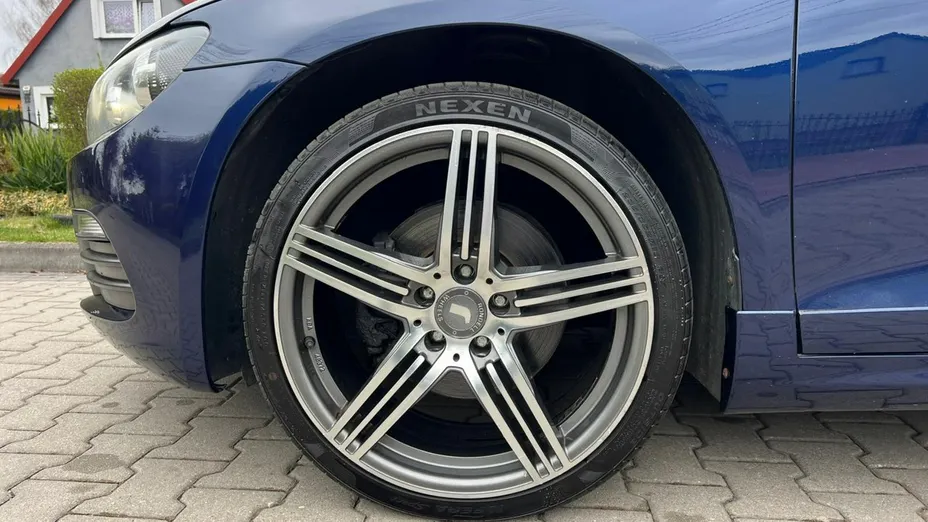 VOLKSWAGEN Scirocco -