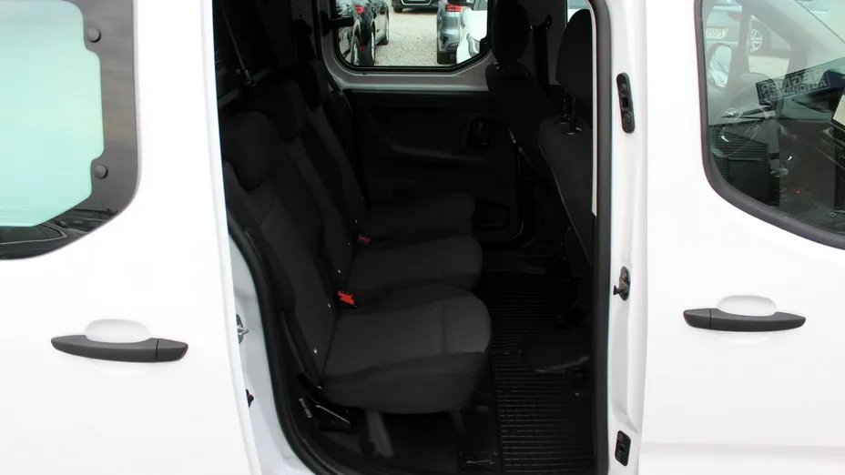 PEUGEOT Partner -