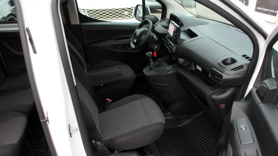PEUGEOT Partner -