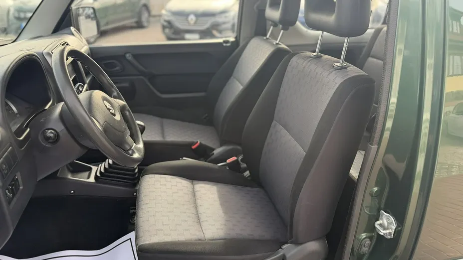 SUZUKI Jimny -