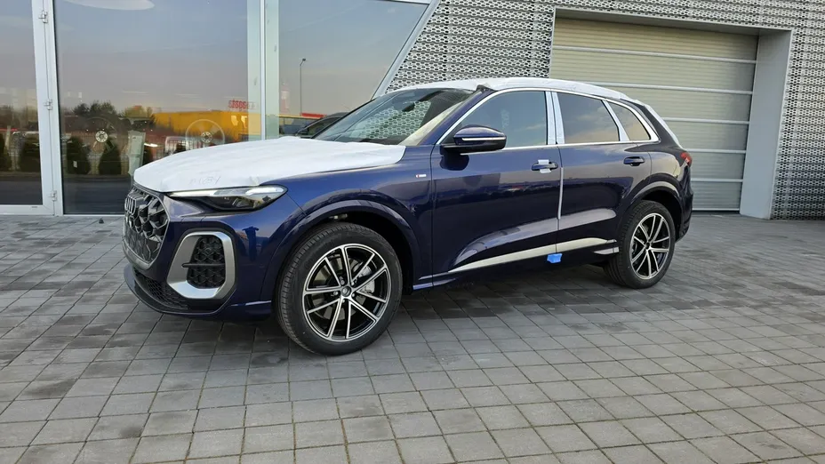 AUDI Q5 -