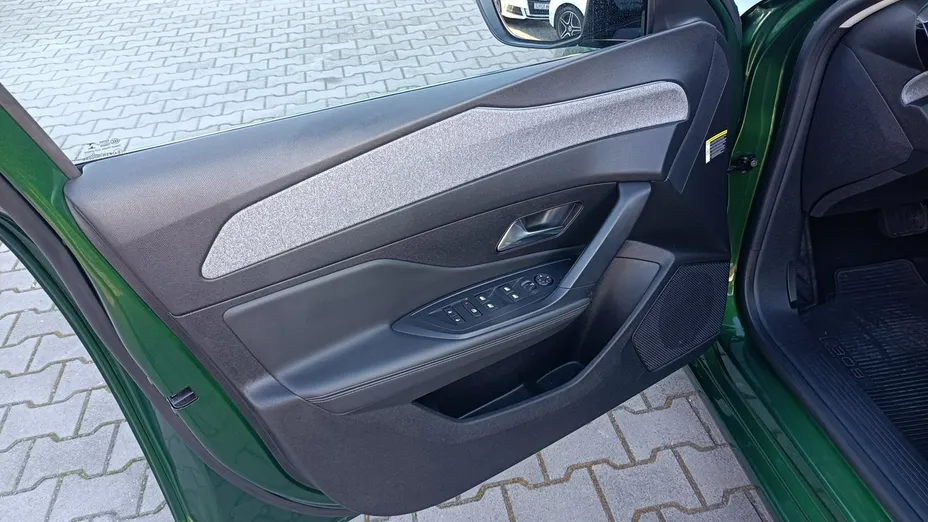 PEUGEOT 308 -