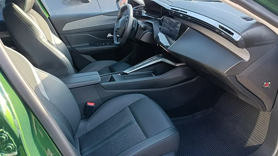 PEUGEOT 308 -