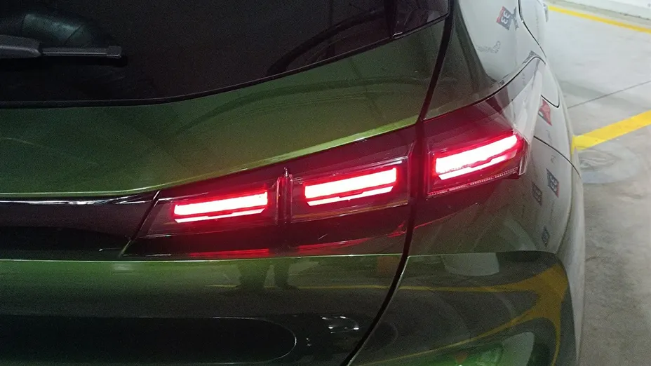PEUGEOT 308 -