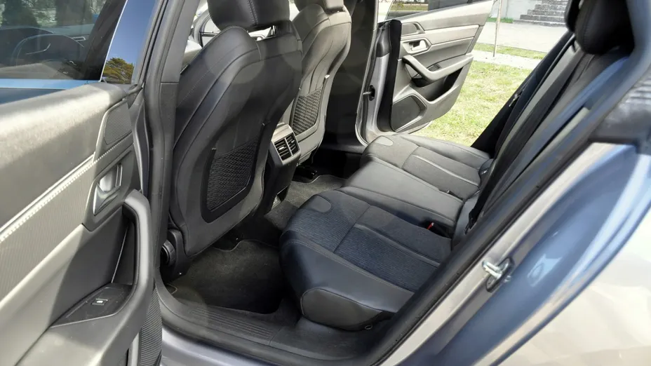 PEUGEOT 508 -