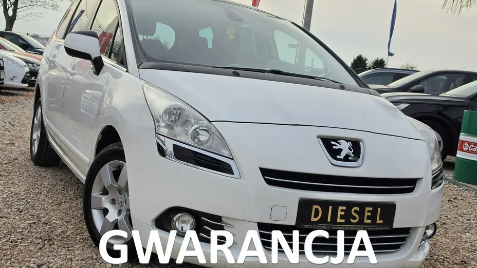 PEUGEOT 5008 -