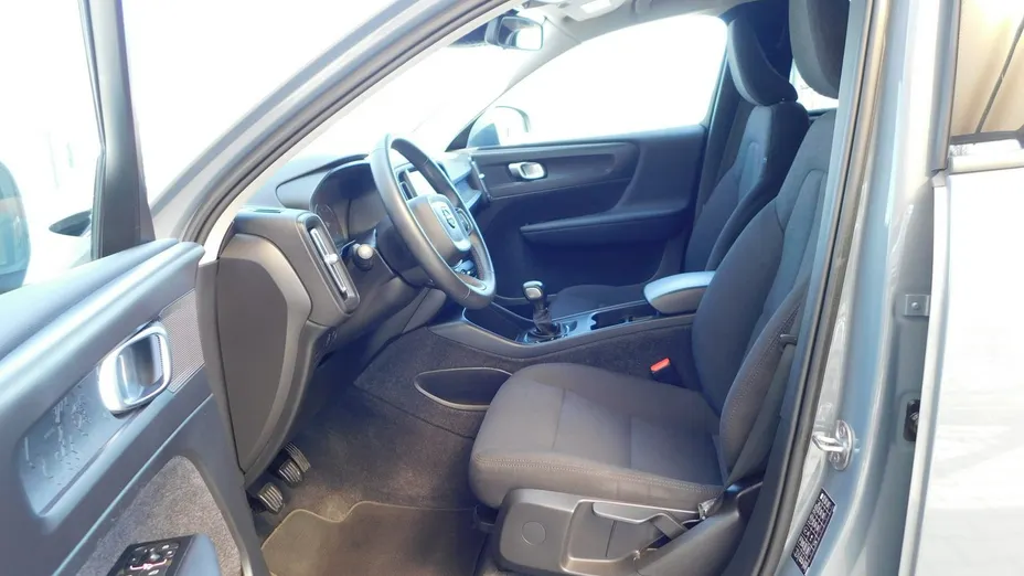 VOLVO XC40 -