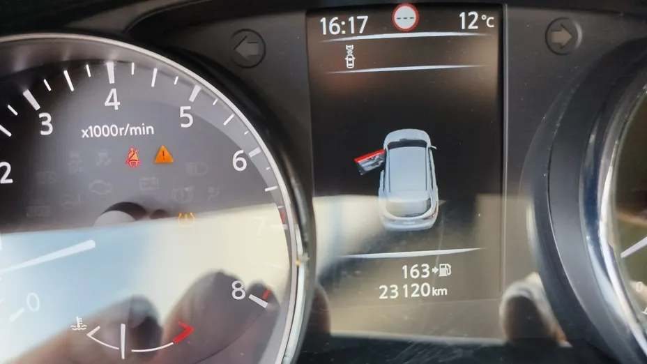 NISSAN Qashqai -